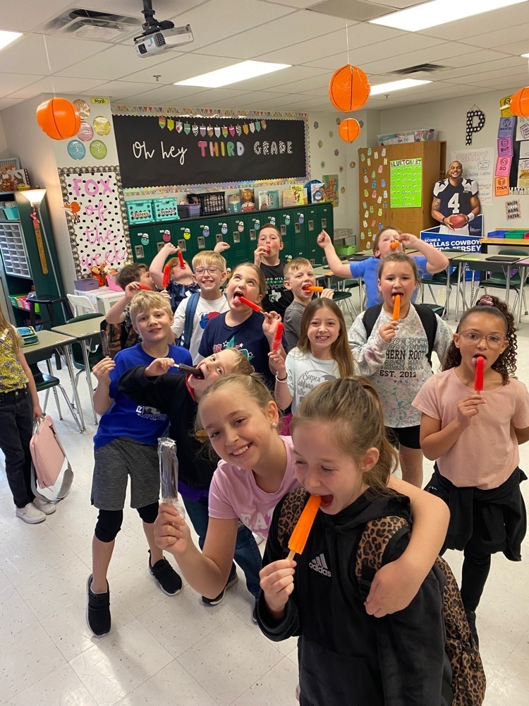 Mrs. Poteet’s class earned popsicles for having perfect attendance this week! 